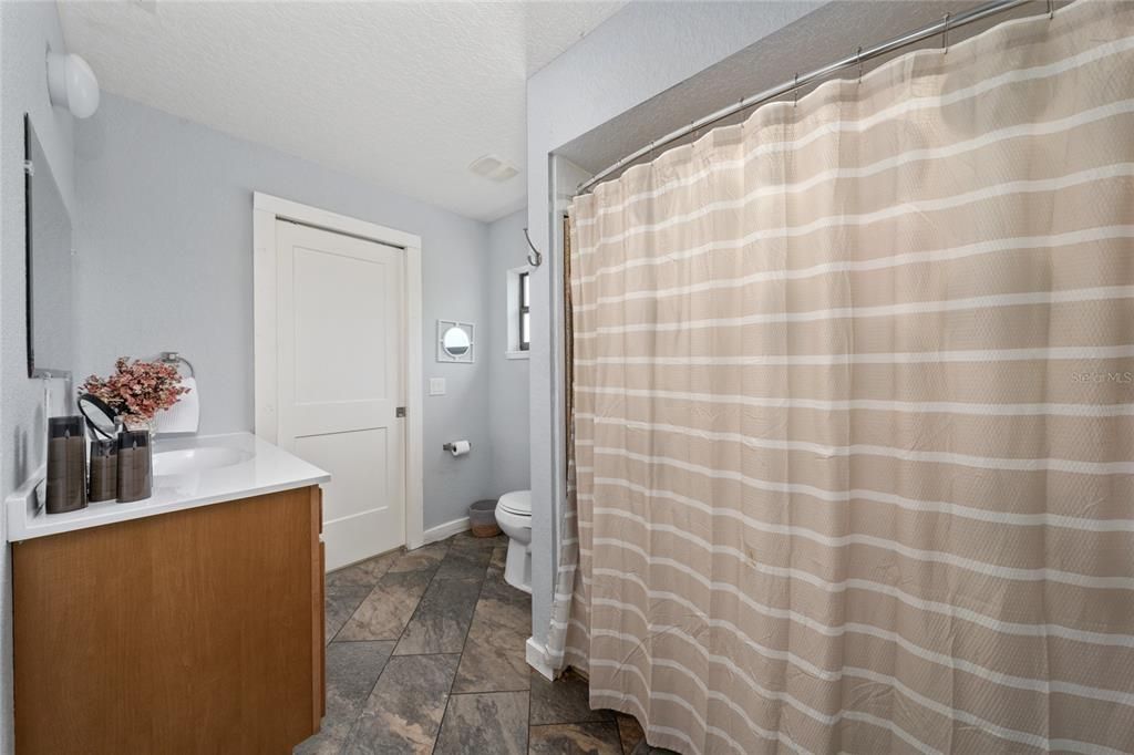 For Sale: $549,000 (2 beds, 1 baths, 1062 Square Feet)