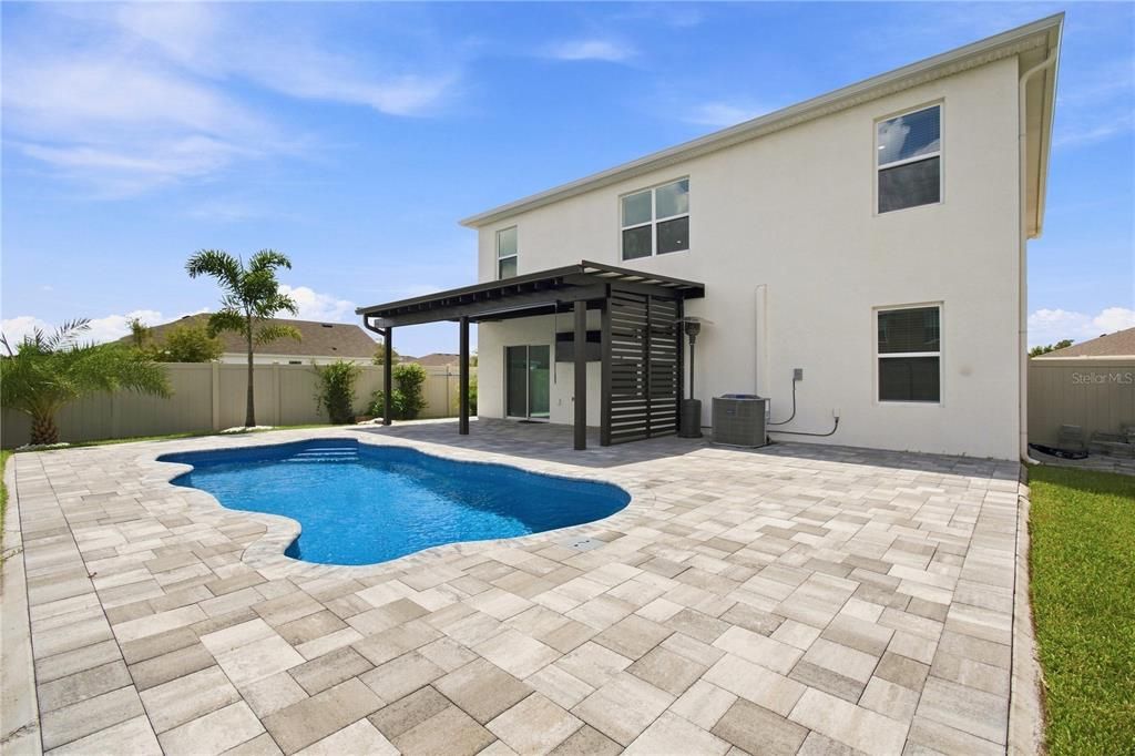 For Sale: $550,000 (5 beds, 3 baths, 2605 Square Feet)