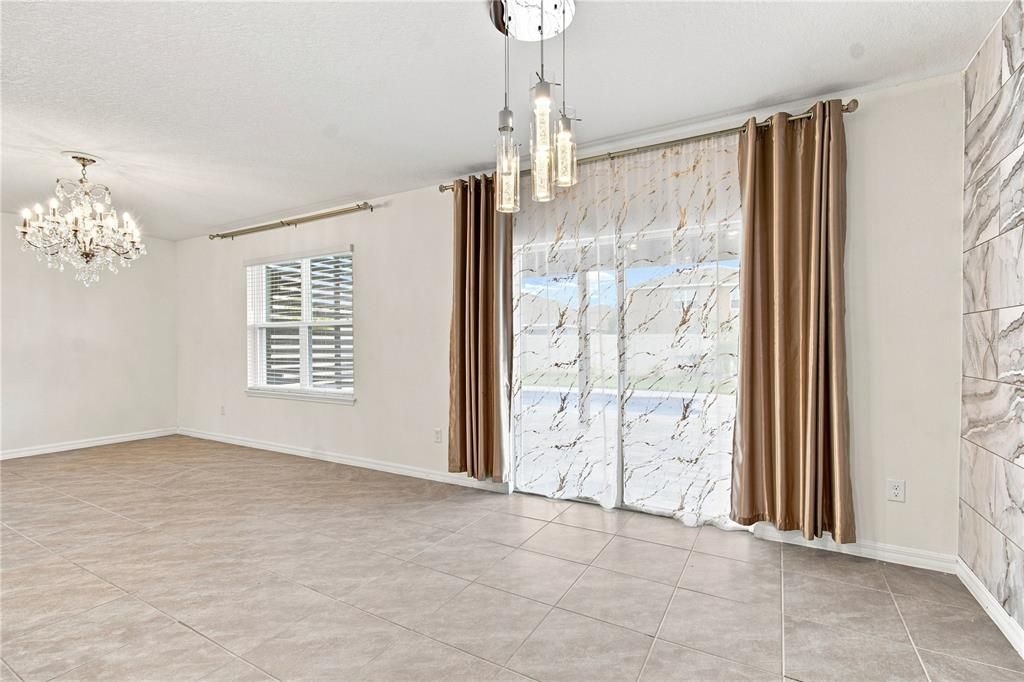 For Sale: $550,000 (5 beds, 3 baths, 2605 Square Feet)
