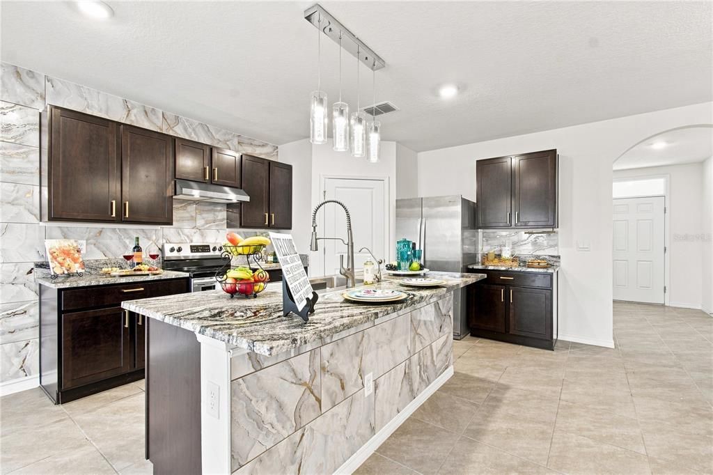 For Sale: $550,000 (5 beds, 3 baths, 2605 Square Feet)