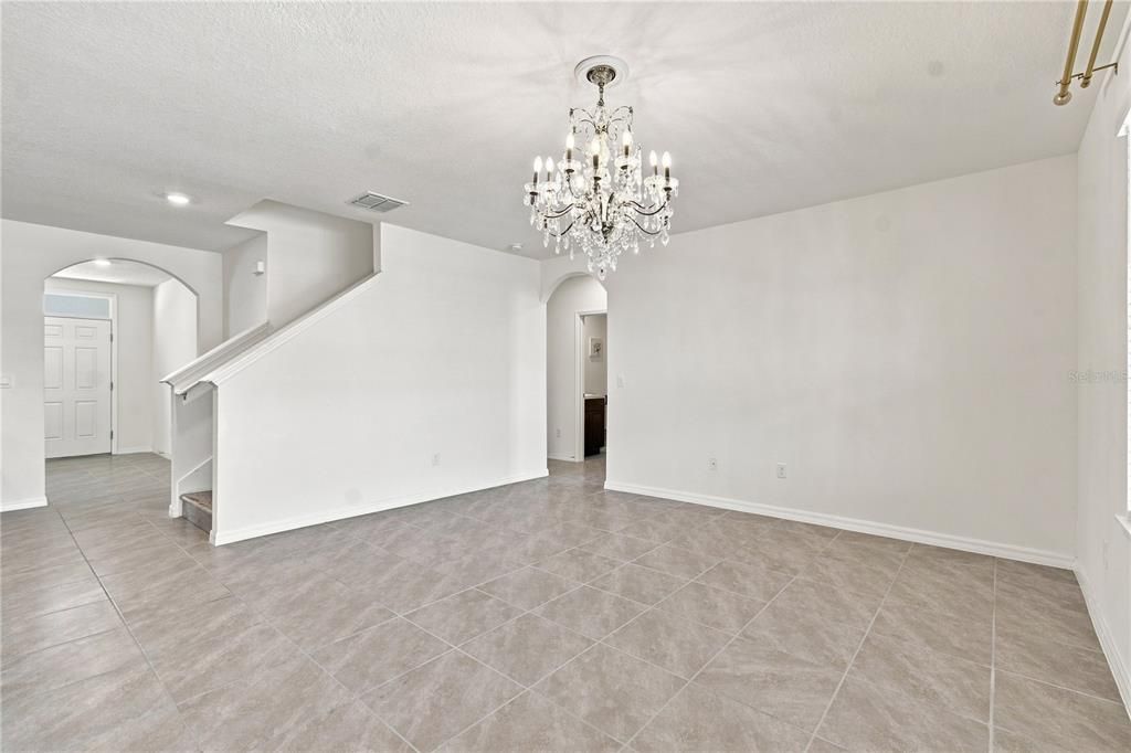 For Sale: $550,000 (5 beds, 3 baths, 2605 Square Feet)