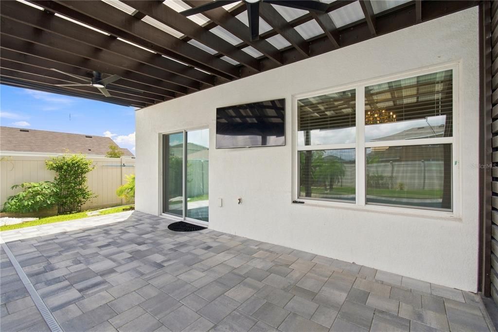 For Sale: $550,000 (5 beds, 3 baths, 2605 Square Feet)