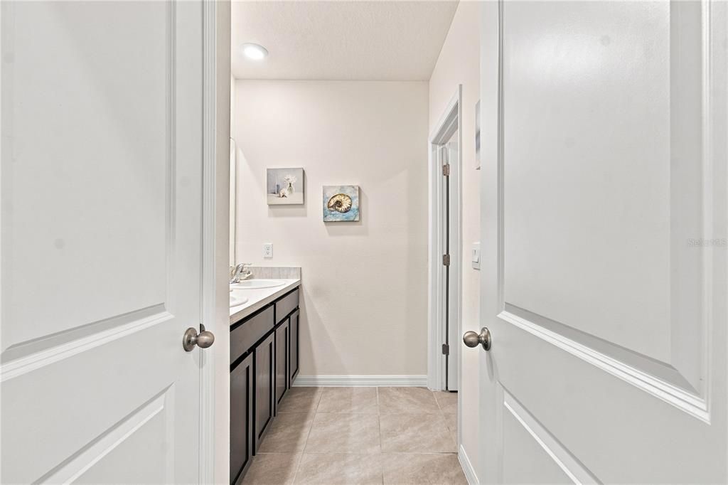 For Sale: $550,000 (5 beds, 3 baths, 2605 Square Feet)