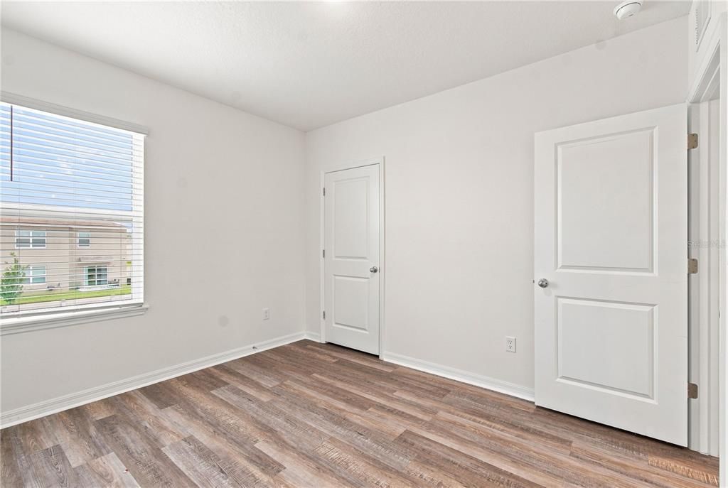 For Sale: $550,000 (5 beds, 3 baths, 2605 Square Feet)