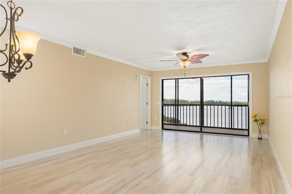 For Rent: $2,300 (2 beds, 2 baths, 1246 Square Feet)