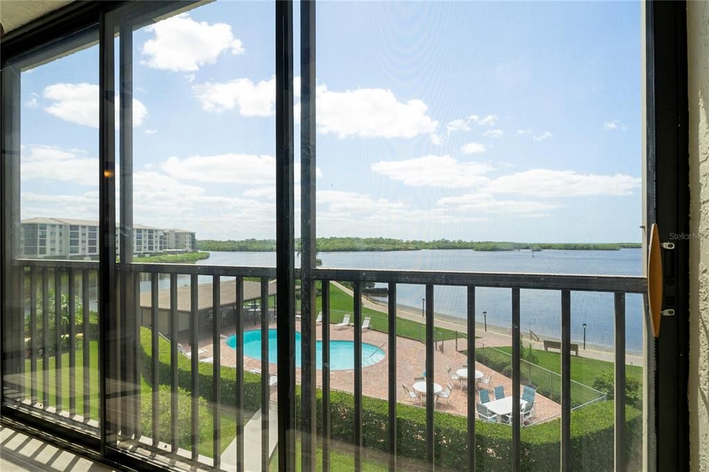 For Rent: $2,300 (2 beds, 2 baths, 1246 Square Feet)