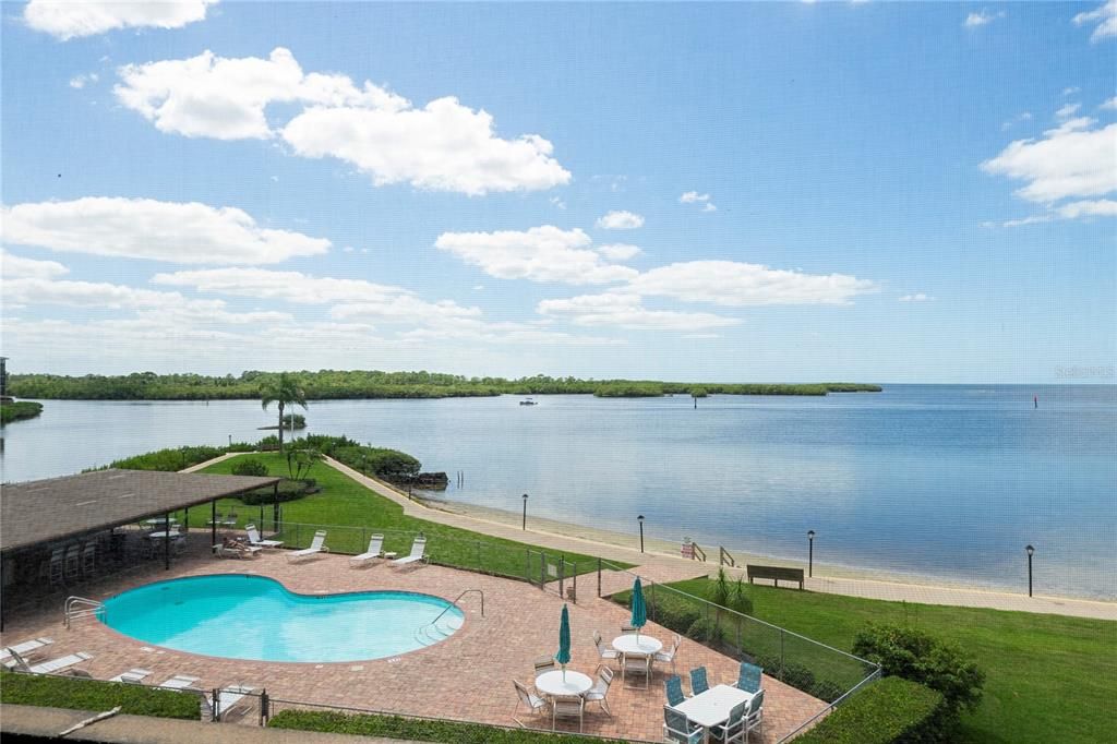 For Rent: $2,300 (2 beds, 2 baths, 1246 Square Feet)