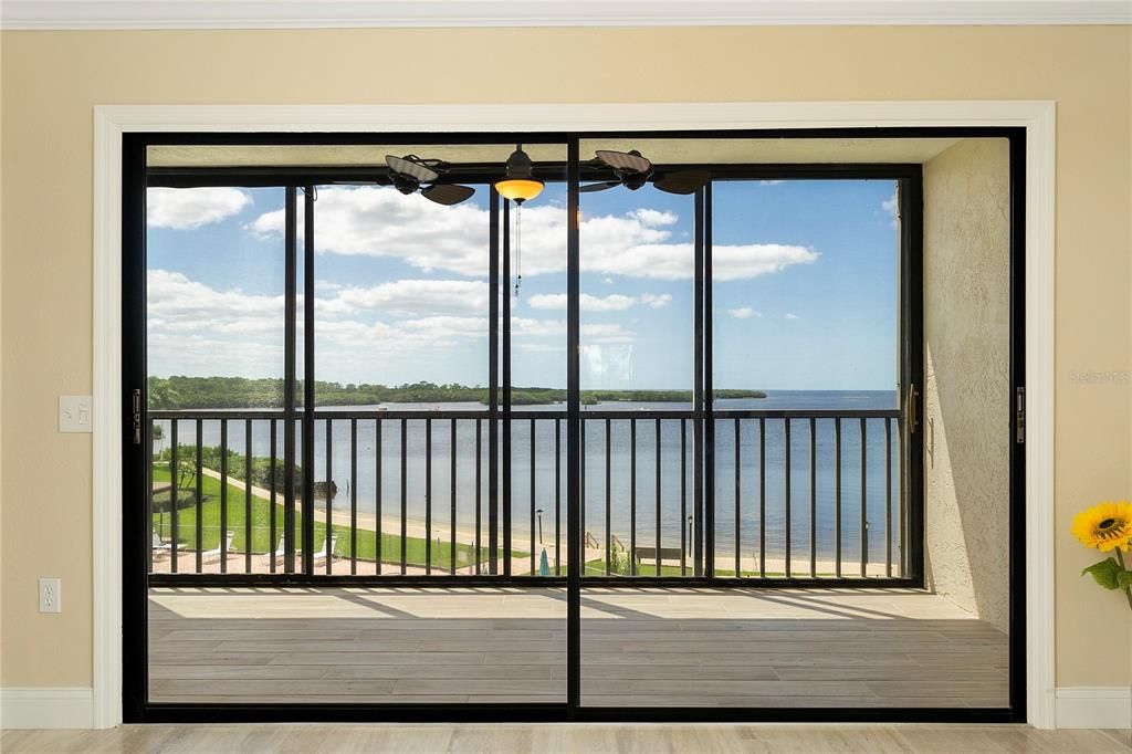 For Rent: $2,300 (2 beds, 2 baths, 1246 Square Feet)