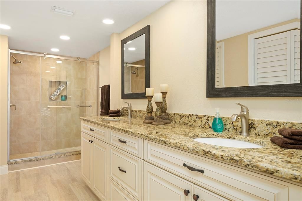 For Rent: $2,300 (2 beds, 2 baths, 1246 Square Feet)