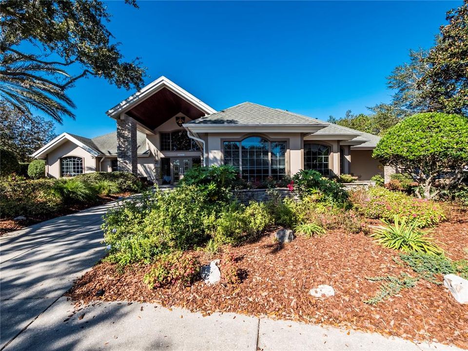 For Sale: $330,000 (3 beds, 2 baths, 2323 Square Feet)