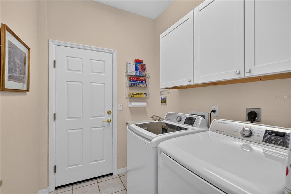 For Sale: $330,000 (3 beds, 2 baths, 2323 Square Feet)