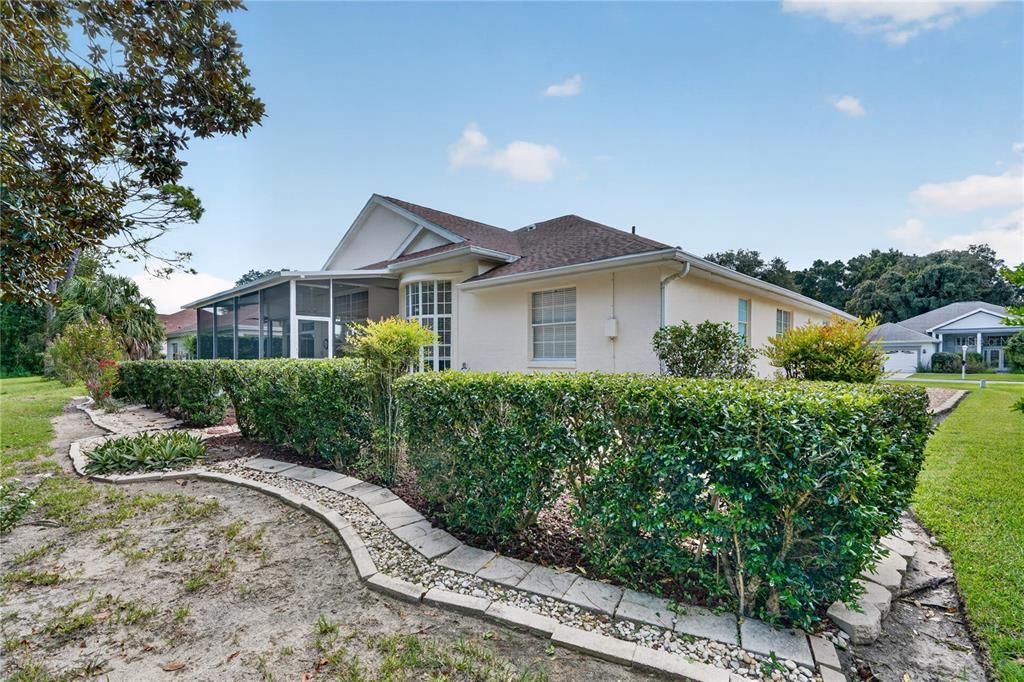 For Sale: $330,000 (3 beds, 2 baths, 2323 Square Feet)
