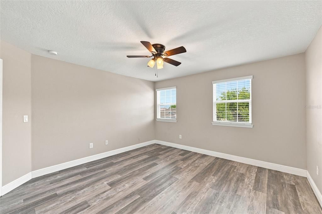 For Sale: $430,000 (3 beds, 3 baths, 2678 Square Feet)