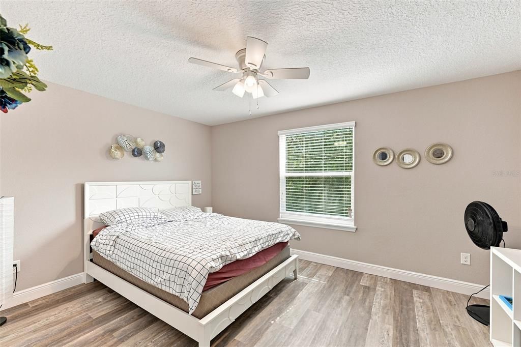 For Sale: $430,000 (3 beds, 3 baths, 2678 Square Feet)