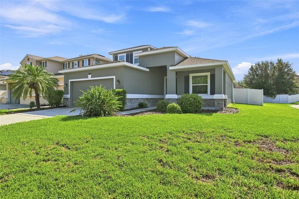 For Sale: $430,000 (3 beds, 3 baths, 2678 Square Feet)
