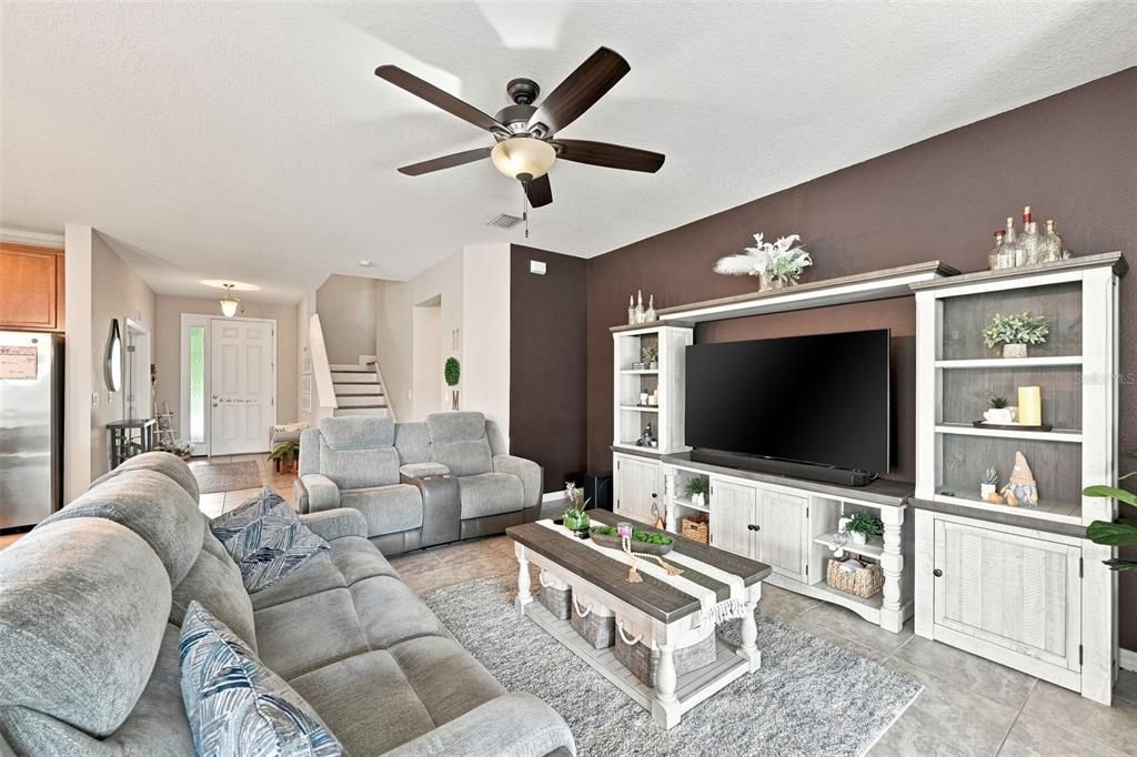 For Sale: $430,000 (3 beds, 3 baths, 2678 Square Feet)