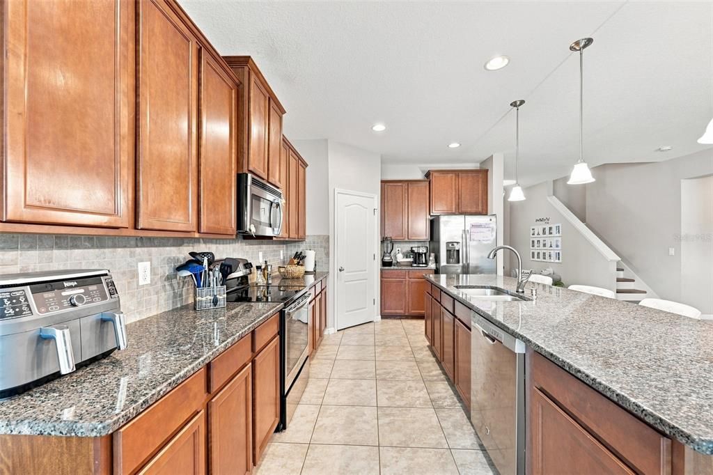 For Sale: $430,000 (3 beds, 3 baths, 2678 Square Feet)