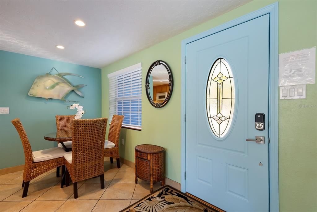 Под контрактом: $1,550,000 (4 спален, 2 ванн, 1440 Квадратных фут)