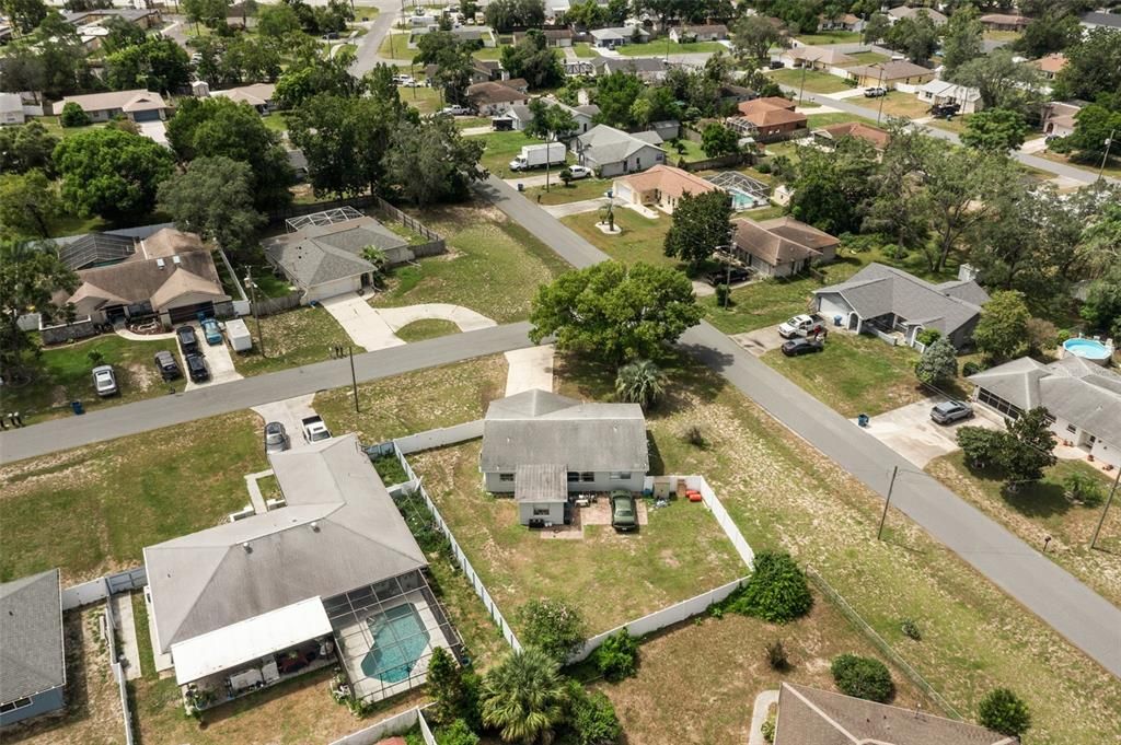 For Sale: $249,900 (2 beds, 2 baths, 992 Square Feet)