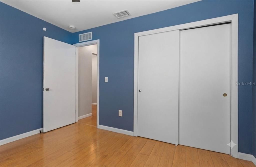 For Sale: $249,900 (2 beds, 2 baths, 992 Square Feet)