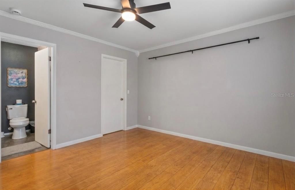 For Sale: $249,900 (2 beds, 2 baths, 992 Square Feet)