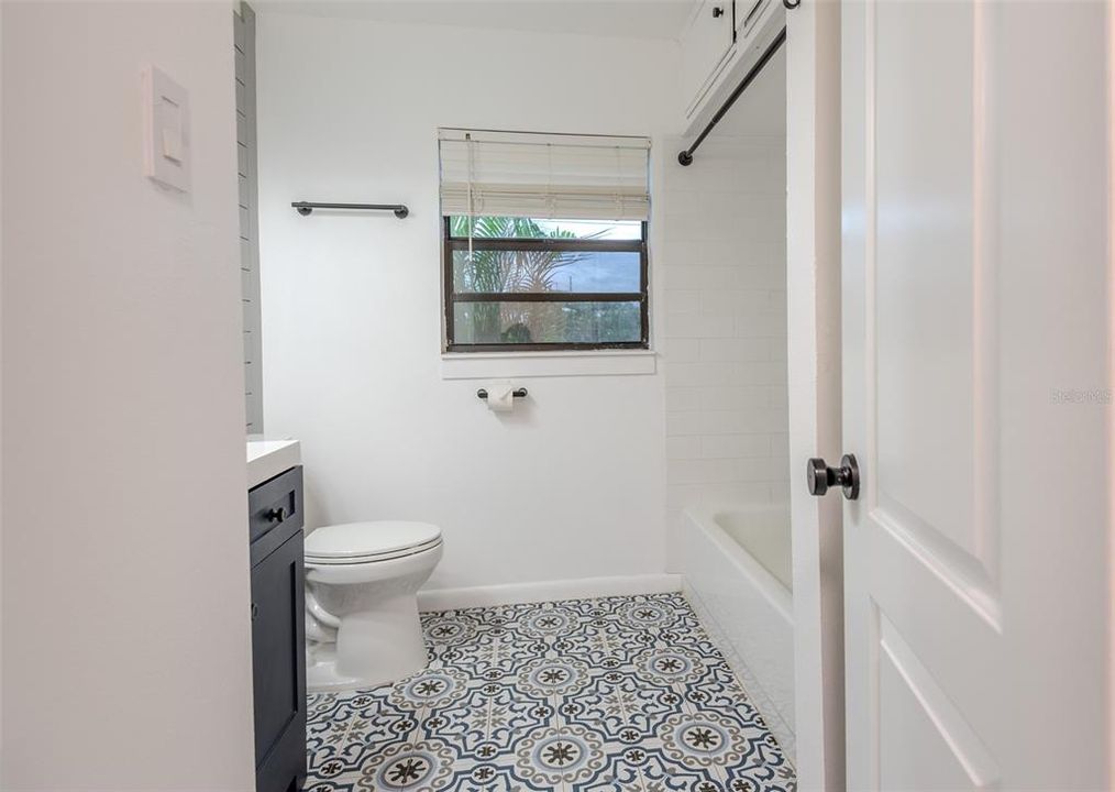 В аренду: $2,475 (4 спален, 2 ванн, 1660 Квадратных фут)