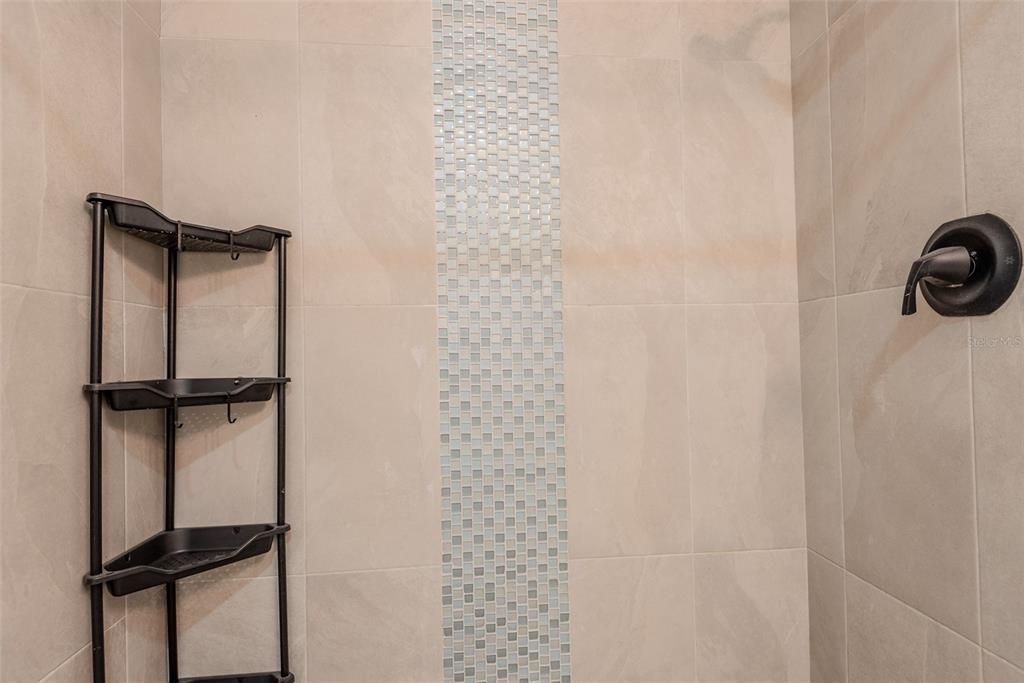 В аренду: $2,475 (4 спален, 2 ванн, 1660 Квадратных фут)