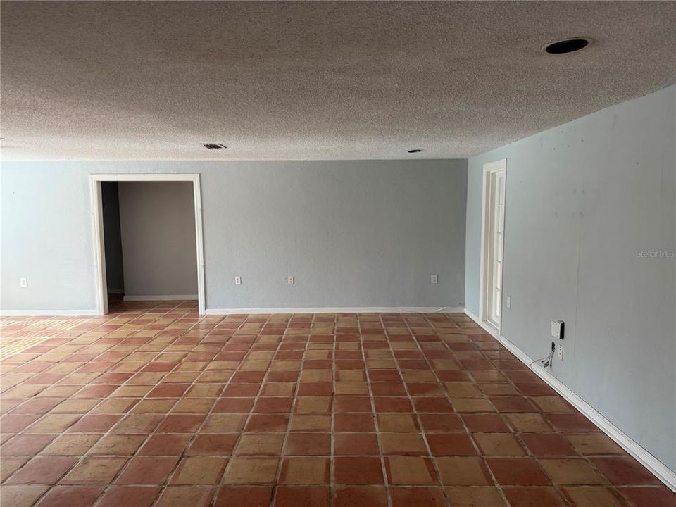 En Venta: $215,000 (2 camas, 2 baños, 1602 Pies cuadrados)