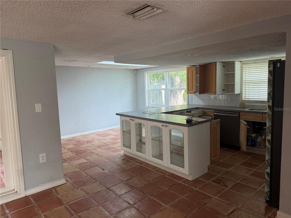 En Venta: $215,000 (2 camas, 2 baños, 1602 Pies cuadrados)