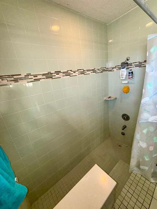 На продажу: $322,500 (3 спален, 2 ванн, 1700 Квадратных фут)
