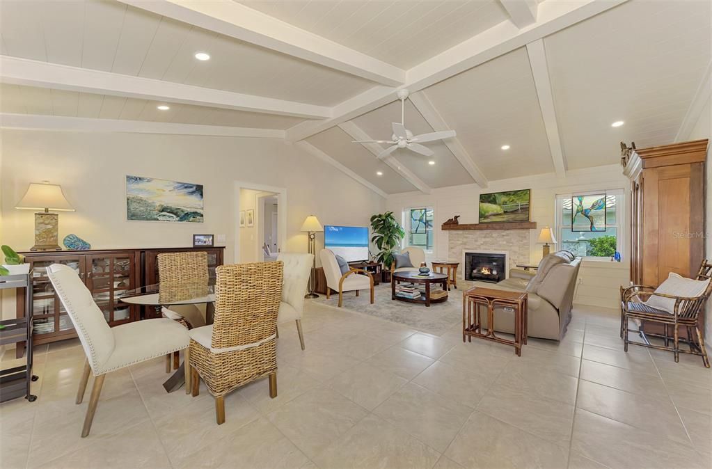 For Sale: $595,000 (3 beds, 2 baths, 2019 Square Feet)