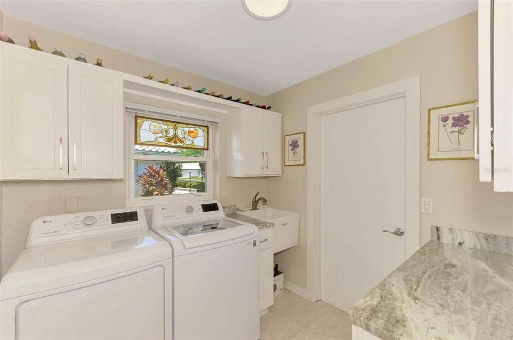 For Sale: $595,000 (3 beds, 2 baths, 2019 Square Feet)