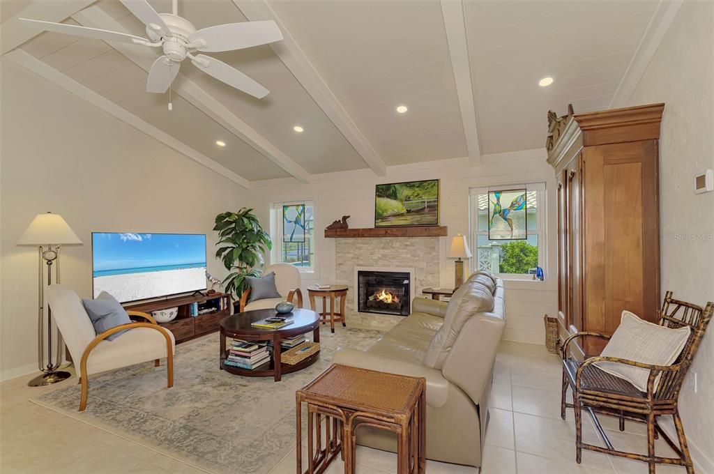For Sale: $595,000 (3 beds, 2 baths, 2019 Square Feet)
