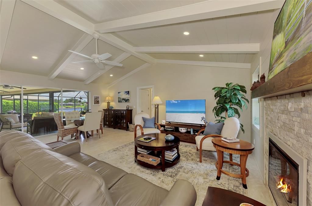 For Sale: $595,000 (3 beds, 2 baths, 2019 Square Feet)