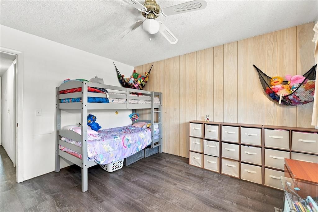 For Sale: $145,000 (2 beds, 2 baths, 967 Square Feet)