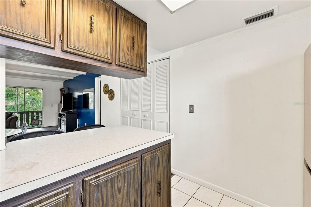 For Sale: $145,000 (2 beds, 2 baths, 967 Square Feet)