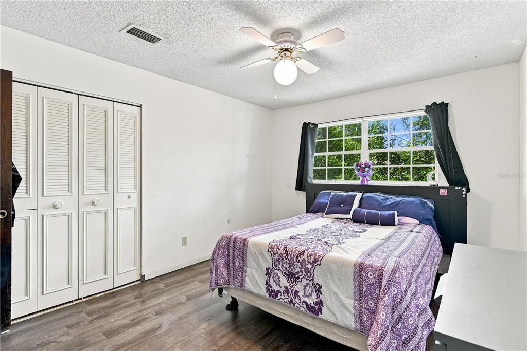 For Sale: $145,000 (2 beds, 2 baths, 967 Square Feet)