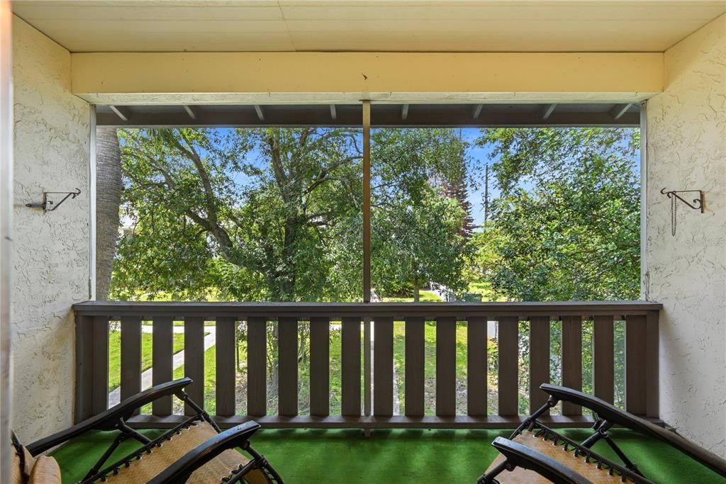 For Sale: $145,000 (2 beds, 2 baths, 967 Square Feet)
