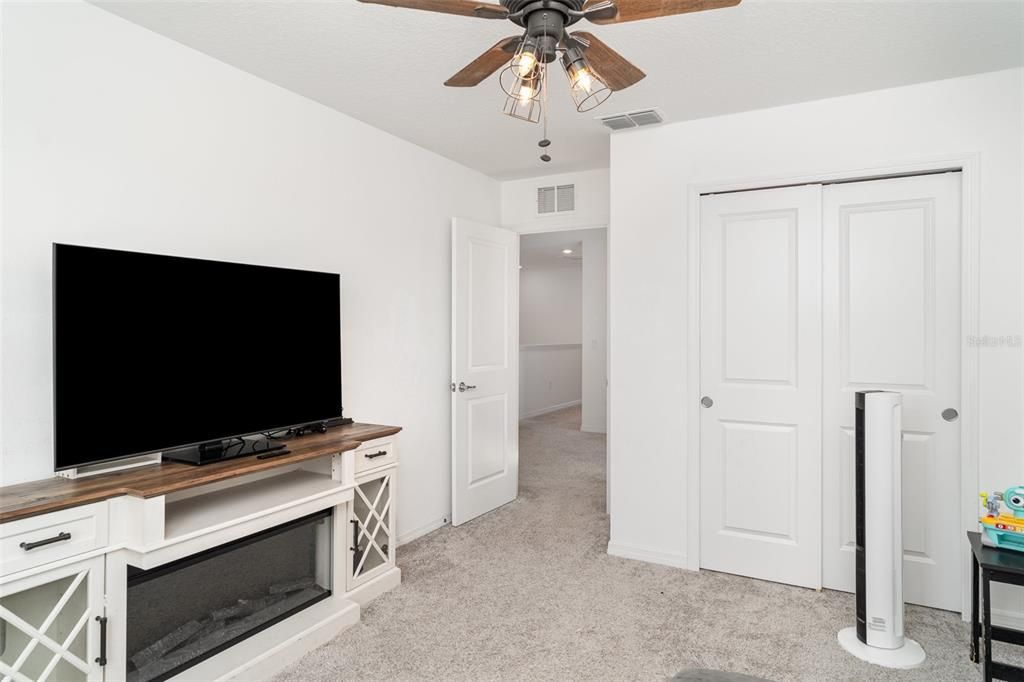 For Rent: $2,800 (5 beds, 3 baths, 2624 Square Feet)