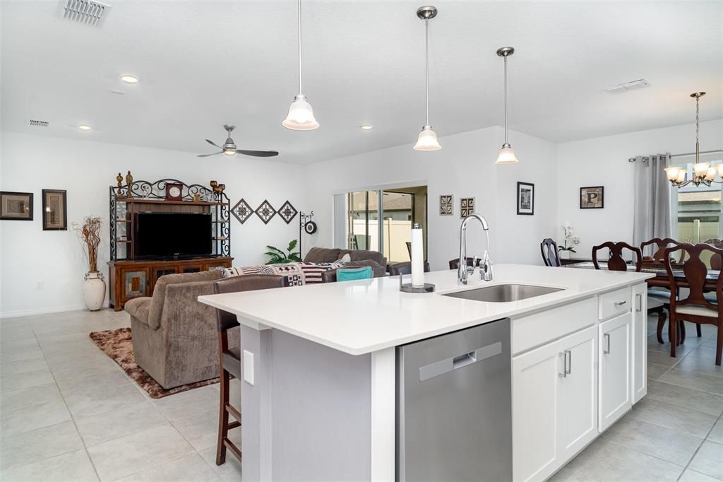 For Rent: $2,800 (5 beds, 3 baths, 2624 Square Feet)
