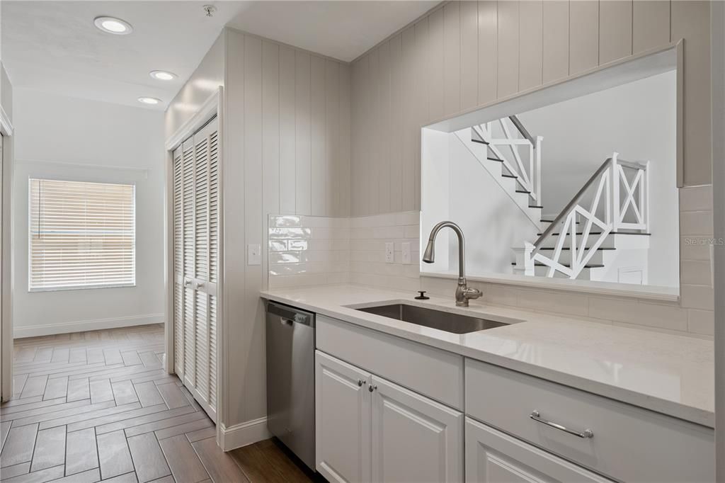 : $295,000 (2 beds, 2 baths, 1706 Square Feet)