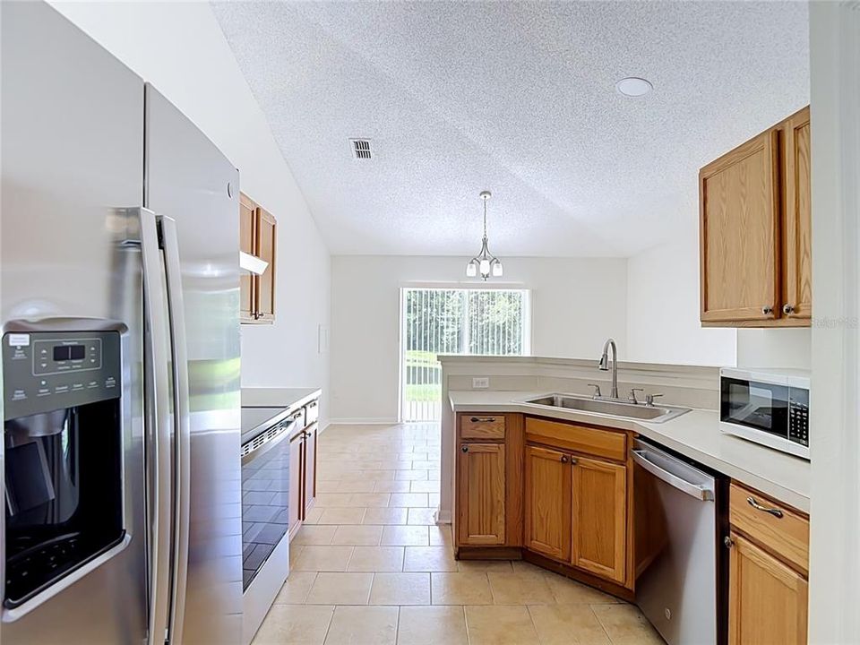 出租: $2,000 (3 贝兹, 2 浴室, 1292 平方英尺)