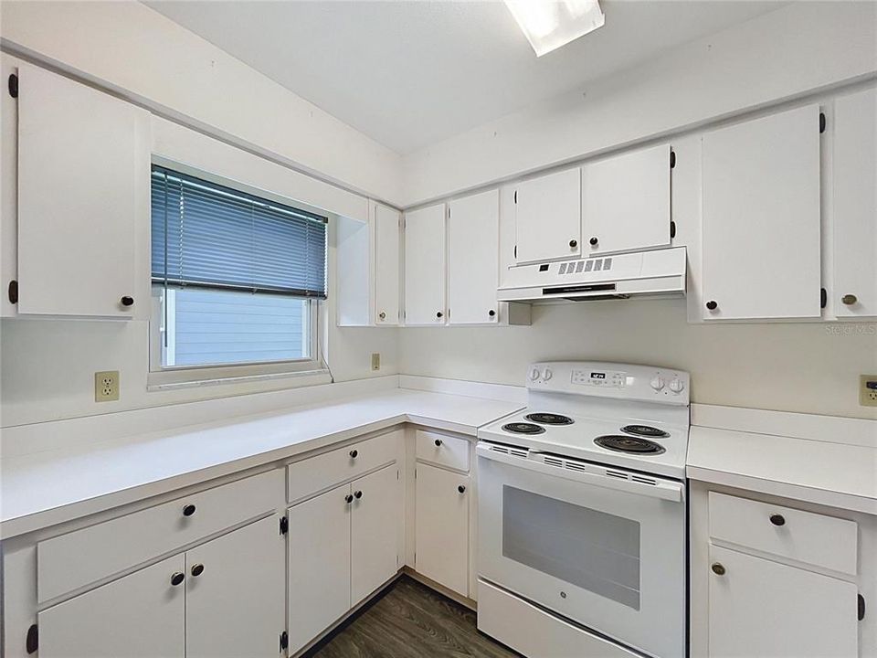На продажу: $214,900 (2 спален, 2 ванн, 1520 Квадратных фут)