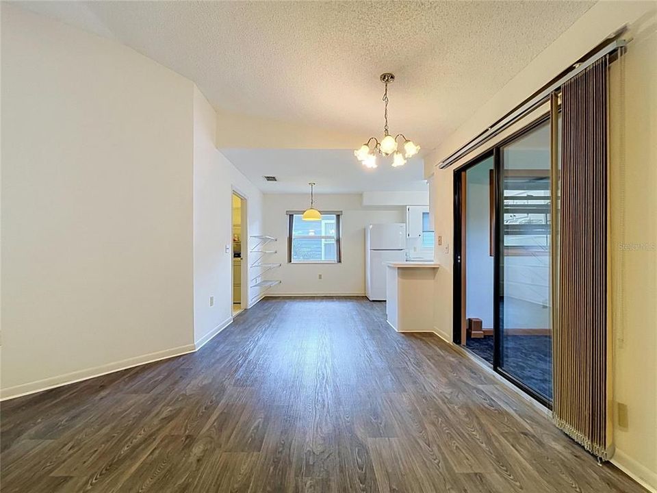 На продажу: $214,900 (2 спален, 2 ванн, 1520 Квадратных фут)