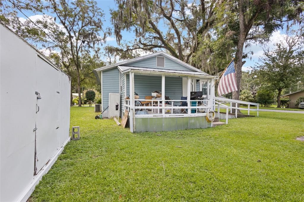 For Sale: $149,900 (2 beds, 1 baths, 1100 Square Feet)