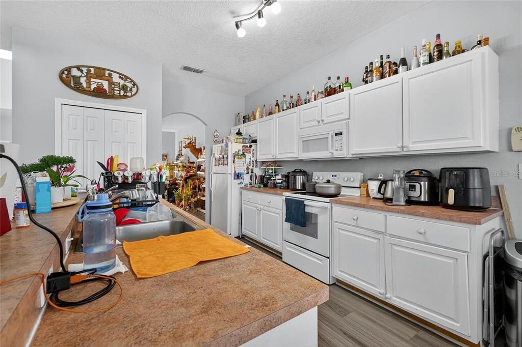 В аренду: $2,900 (5 спален, 3 ванн, 2636 Квадратных фут)