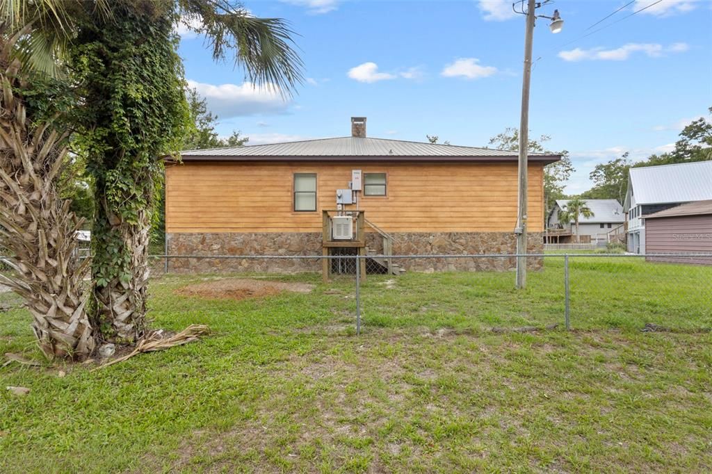 For Sale: $830,000 (4 beds, 2 baths, 2282 Square Feet)