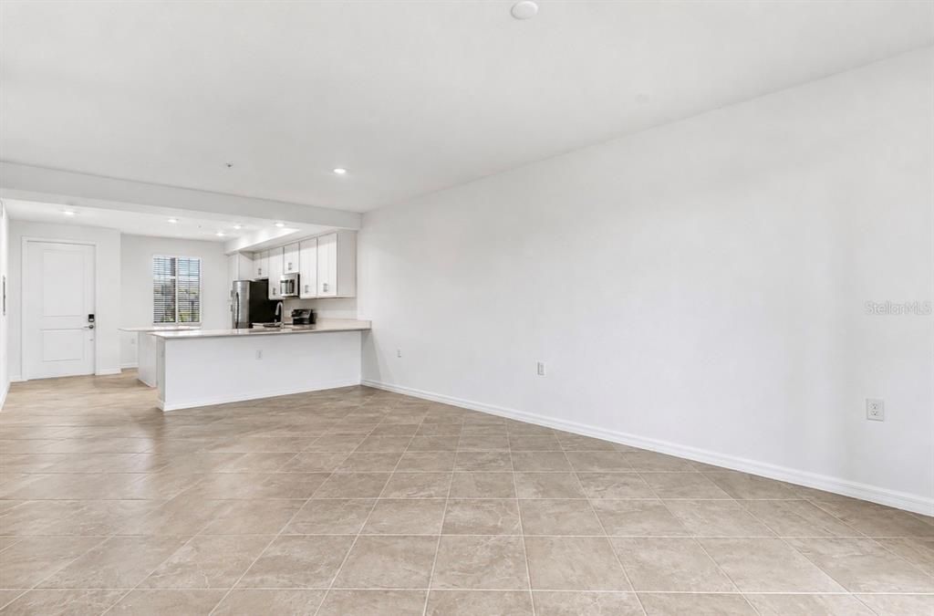 For Sale: $229,000 (2 beds, 2 baths, 1120 Square Feet)
