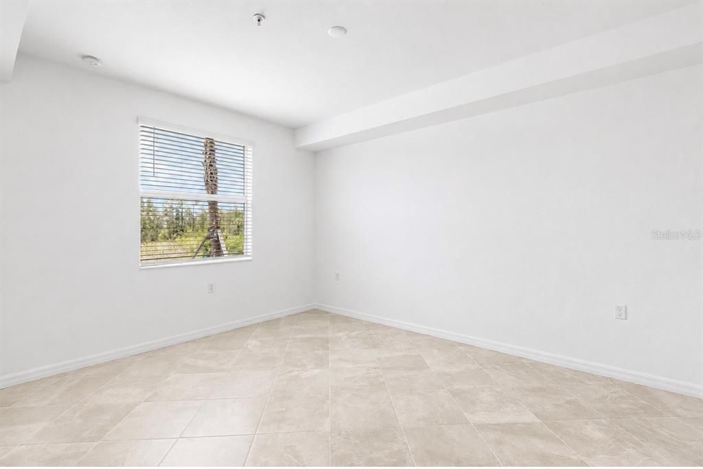 For Sale: $229,000 (2 beds, 2 baths, 1120 Square Feet)