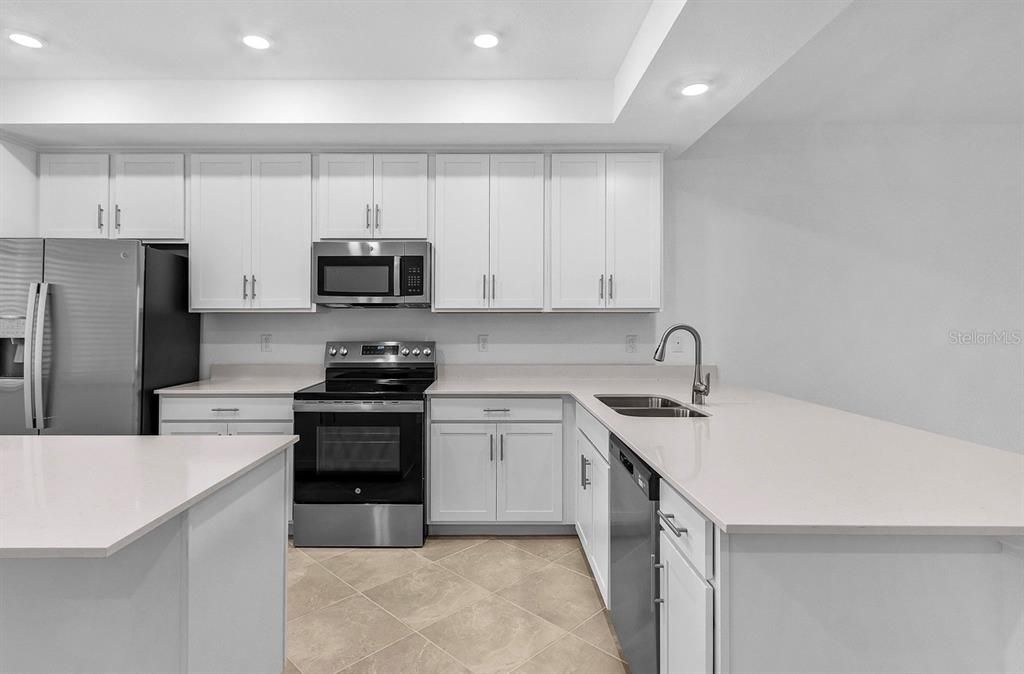 For Sale: $229,000 (2 beds, 2 baths, 1120 Square Feet)
